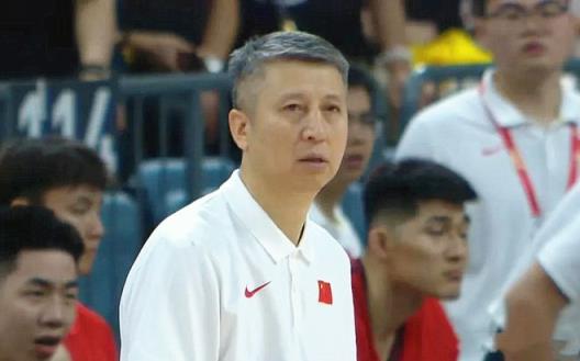 中国男篮击败对手喜迎首胜，三重隐患浮现，郭士强弃用王俊杰或遭印度逆转